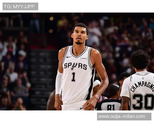 文班亚马31+14+4+3+6破队史纪录!榜眼闪烁抢风头,马刺轻取篮网